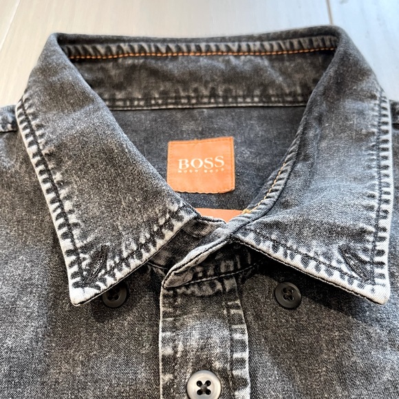 Hugo Boss Button Up - Picture 2 of 8